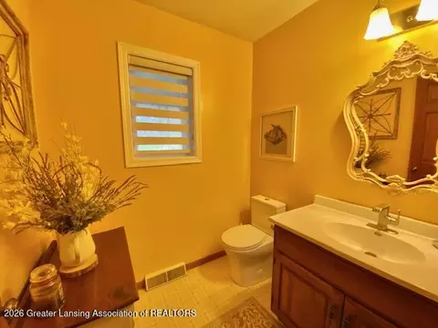 Bath - 704 Larchmont St, Dewitt, MI 48820 photo 7 of 7