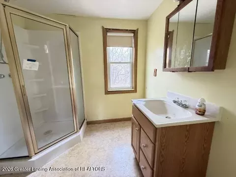 Bath - 1258 E Cornell Ave, Flint, MI 48505 photo 1 of 1