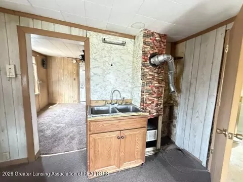 Entry Way - 1258 E Cornell Ave, Flint, MI 48505 photo 2 of 2