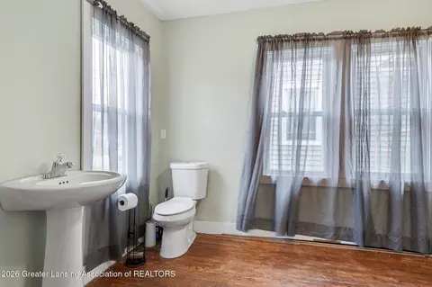 Bath - 239 W Palmer Ave, Jackson, MI 49203 photo 1 of 2