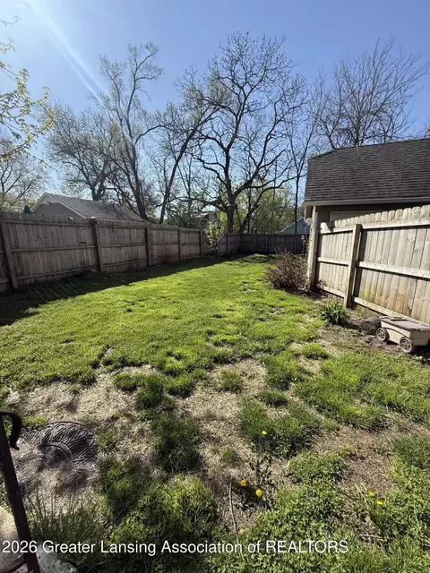 Exterior - 239 W Palmer Ave, Jackson, MI 49203 photo 2 of 2