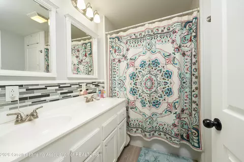 Bath - 3604 S Dewitt Rd, Saint Johns, MI 48879 photo 2 of 2