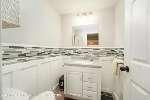 Bath - 3604 S Dewitt Rd, Saint Johns, MI 48879 photo 1 of 2