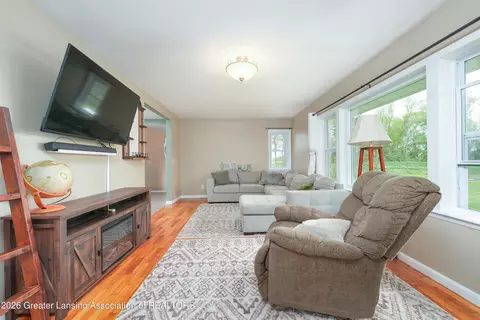 Living - 3604 S Dewitt Rd, Saint Johns, MI 48879 photo 1 of 2