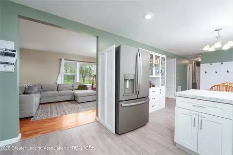 Entry Way - 3604 S Dewitt Rd, Saint Johns, MI 48879 photo 3 of 3