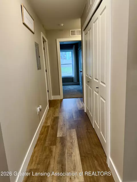 Entry Way - 608 Detroit St, Jackson, MI 49201 photo 2 of 3