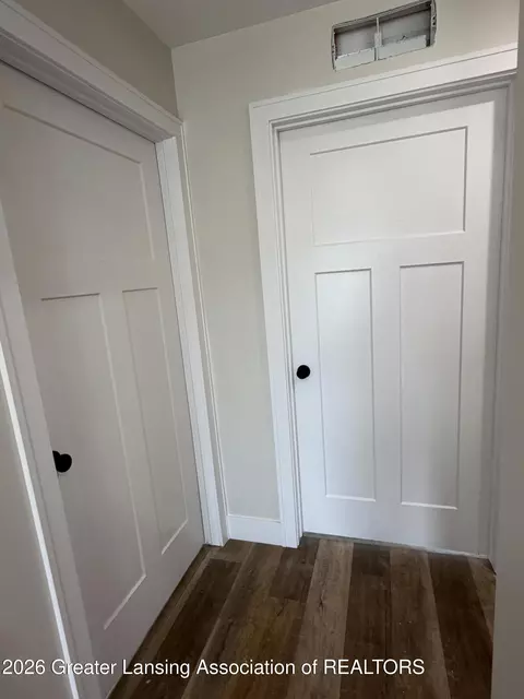 Entry Way - 608 Detroit St, Jackson, MI 49201 photo 3 of 3