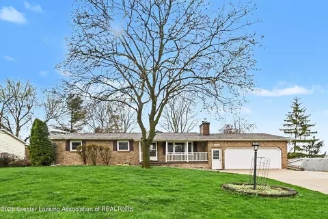 12795 Crescent Dr, Grand Ledge, MI 48837