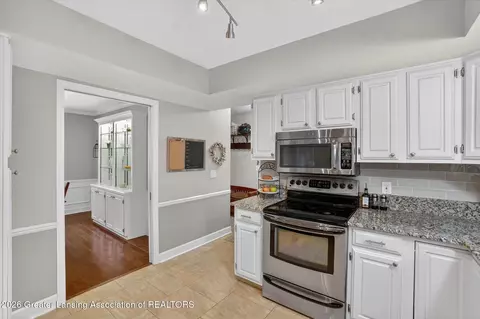 Kitchen - 5930 Eagles Way, Haslett, MI 48840 photo 2 of 4
