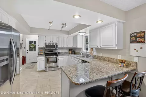 Kitchen - 5930 Eagles Way, Haslett, MI 48840 photo 3 of 4