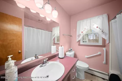 Bath - 1430 Primrose Ln, Dewitt, MI 48820 photo 1 of 2