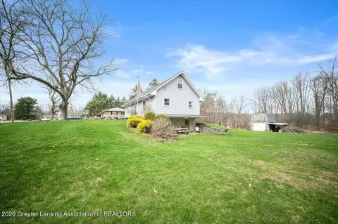 Exterior - 1430 Primrose Ln, Dewitt, MI 48820 photo 2 of 3