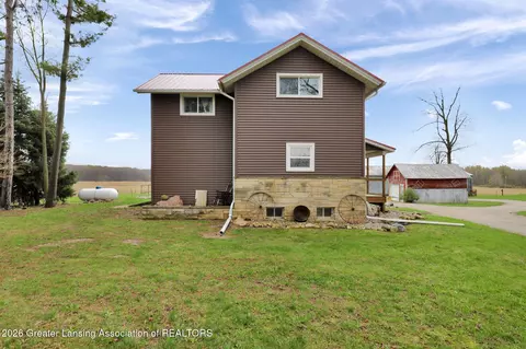 5893 S Pease Rd, Bellevue, MI 49021