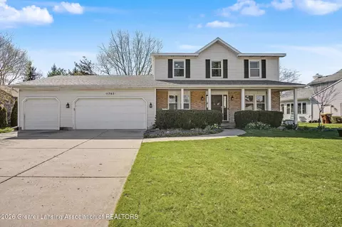 11783 Woodspointe Dr, Grand Ledge, MI 48837