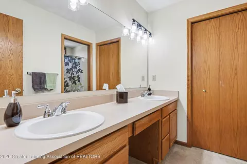 13599 Honeylocust Dr, Dewitt, MI 48820 photo 17