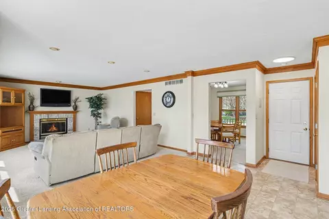 13599 Honeylocust Dr, Dewitt, MI 48820 photo 10