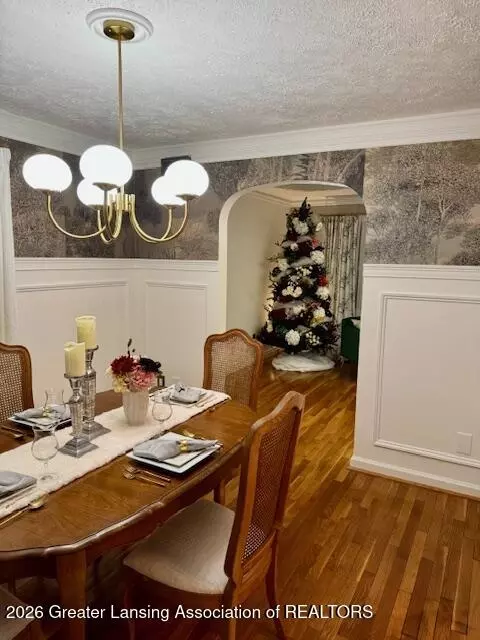 Dining - 1221 Pershing Dr, Lansing, MI 48910 photo 3 of 4