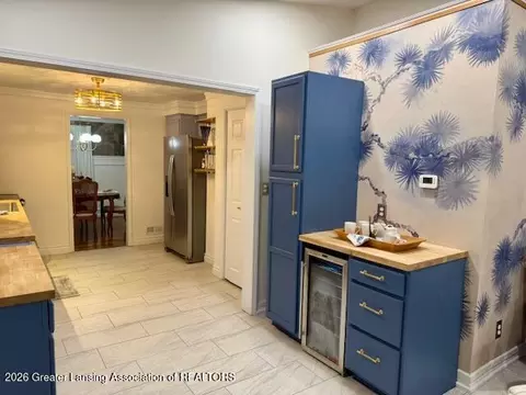 Kitchen - 1221 Pershing Dr, Lansing, MI 48910 photo 2 of 4