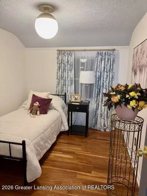 Bedroom - 1221 Pershing Dr, Lansing, MI 48910 photo 4 of 5