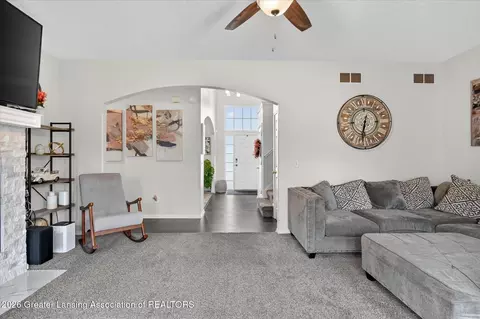 Entry Way - 5265 Haversham Dr, Haslett, MI 48840 photo 5 of 8