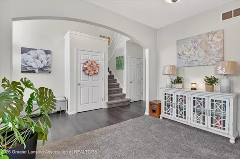 Entry Way - 5265 Haversham Dr, Haslett, MI 48840 photo 3 of 8