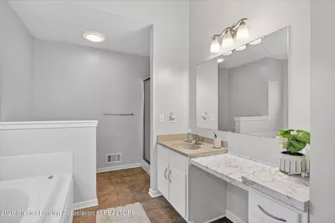 Bath - 5265 Haversham Dr, Haslett, MI 48840 photo 3 of 5