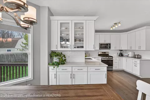 Kitchen - 5265 Haversham Dr, Haslett, MI 48840 photo 4 of 4