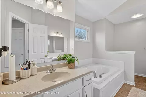 Bath - 5265 Haversham Dr, Haslett, MI 48840 photo 2 of 5