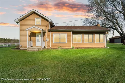 450 Noble Rd, Williamston, MI 48895