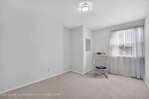 Bedroom - 4322 Devonshire Ave, Lansing, MI 48910 photo 7 of 8