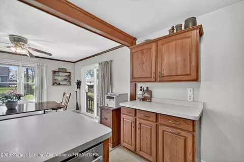 Kitchen - 4322 Devonshire Ave, Lansing, MI 48910 photo 4 of 5