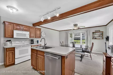 Kitchen - 4322 Devonshire Ave, Lansing, MI 48910 photo 5 of 5