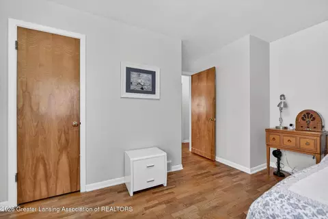 Bedroom - 4322 Devonshire Ave, Lansing, MI 48910 photo 3 of 8