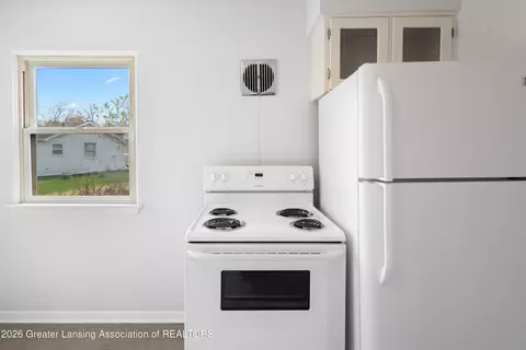 Kitchen - 200 Rita St, Lansing, MI 48910 photo 4 of 4