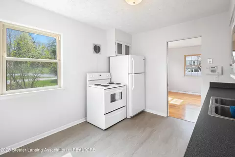 Entry Way - 200 Rita St, Lansing, MI 48910 photo 1 of 1