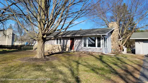 617 Cherry St, Stockbridge, MI 49285