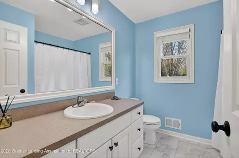 Bath - 518 Looking Glass Gln, Dewitt, MI 48820 photo 4 of 4