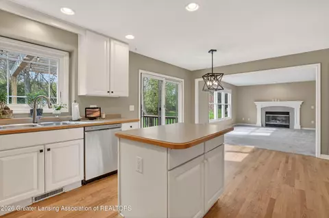 Kitchen - 518 Looking Glass Gln, Dewitt, MI 48820 photo 3 of 3