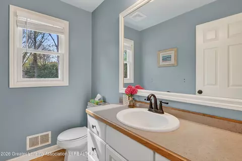 Bath - 518 Looking Glass Gln, Dewitt, MI 48820 photo 1 of 4