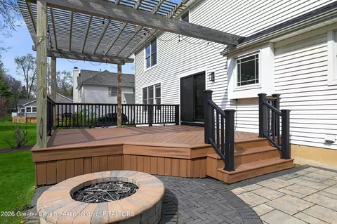 Exterior - 518 Looking Glass Gln, Dewitt, MI 48820 photo 4 of 7