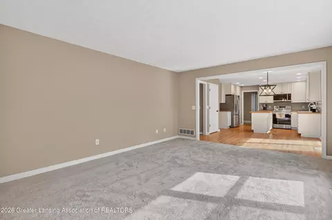 Living - 518 Looking Glass Gln, Dewitt, MI 48820 photo 6 of 7