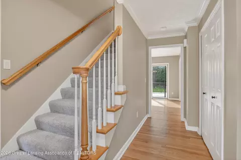 Entry Way - 518 Looking Glass Gln, Dewitt, MI 48820 photo 2 of 5