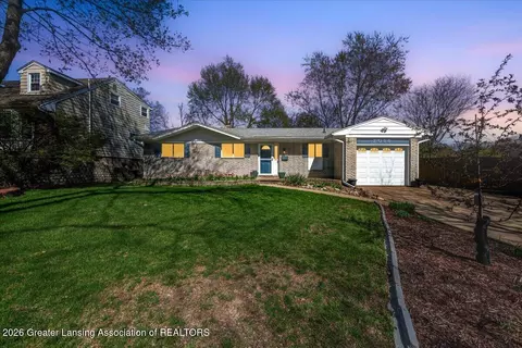 2016 Cogswell Dr, Lansing, MI 48906