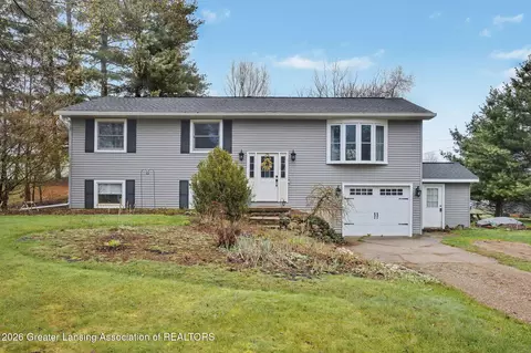 7880 Circle Dr, Laingsburg, MI 48848