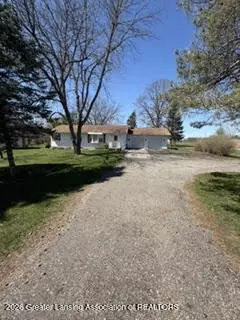 10607 N Hartel Rd, Grand Ledge, MI 48837