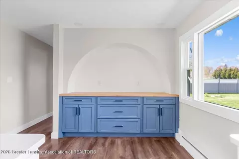 Entry Way - 3776 Hendee Rd, Jackson, MI 49201 photo 2 of 3