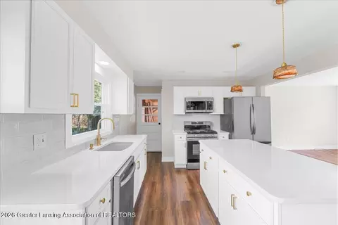 Kitchen - 3776 Hendee Rd, Jackson, MI 49201 photo 3 of 4