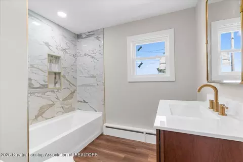 Bath - 3776 Hendee Rd, Jackson, MI 49201 photo 1 of 2
