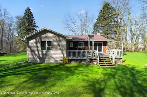 10671 Woodbury Rd, Laingsburg, MI 48848