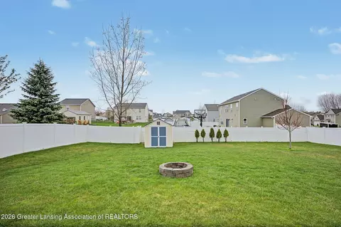 Exterior - 5633 Bittern Dr, Holt, MI 48842 photo 5 of 5